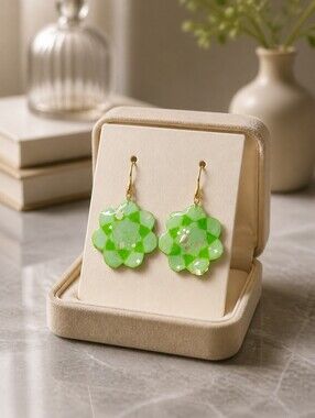 #533 HAND CRAFTED Earrings handcrafted handmade Resin Green Gold-tone